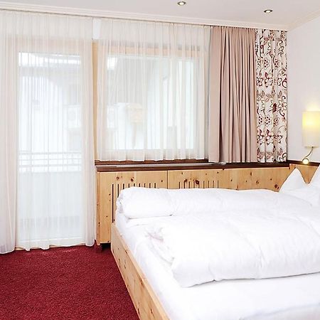 Hotel Kristall B&B Ишгль Экстерьер фото