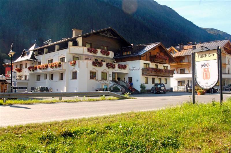 Hotel Kristall B&B Ишгль Экстерьер фото