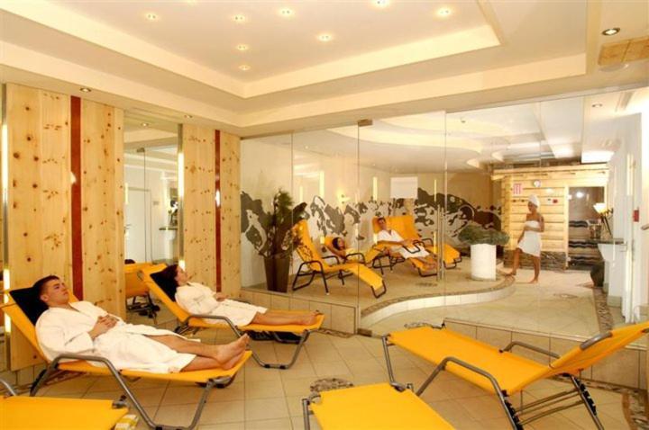 Hotel Kristall B&B Ишгль Экстерьер фото