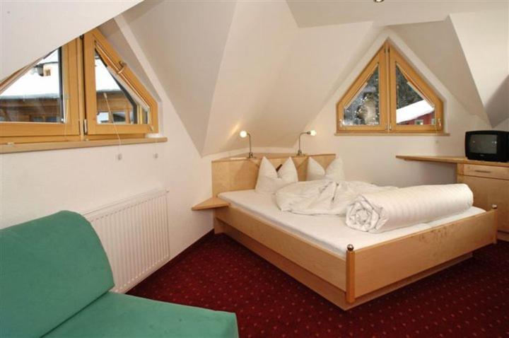 Hotel Kristall B&B Ишгль Экстерьер фото