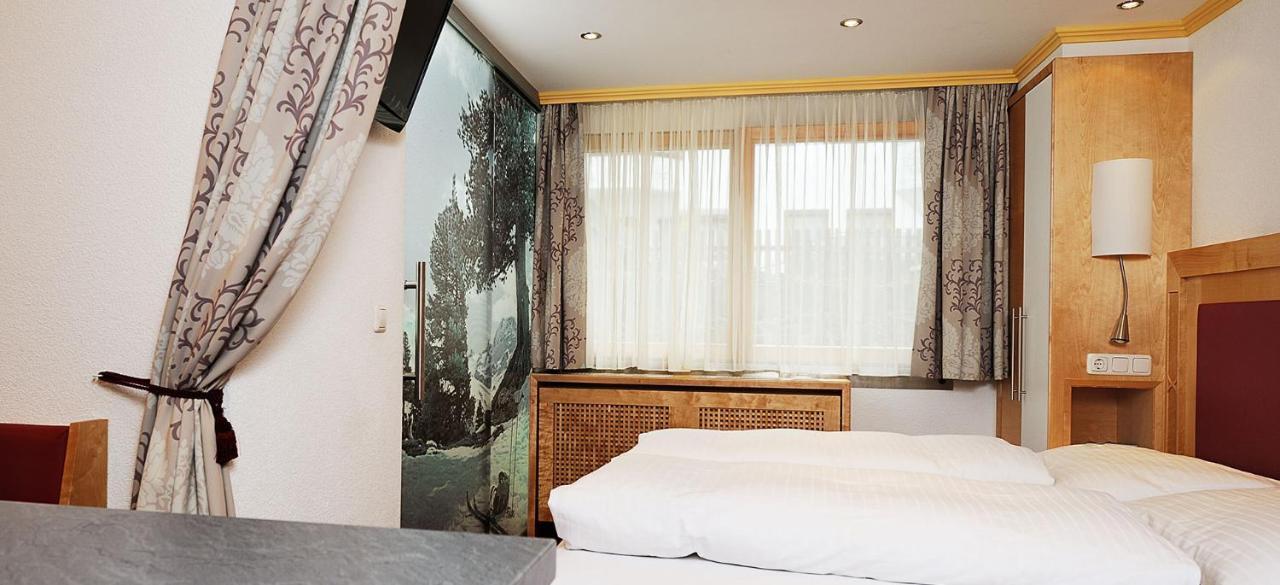 Hotel Kristall B&B Ишгль Экстерьер фото
