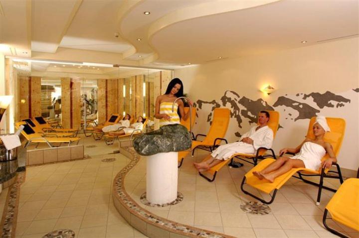 Hotel Kristall B&B Ишгль Экстерьер фото