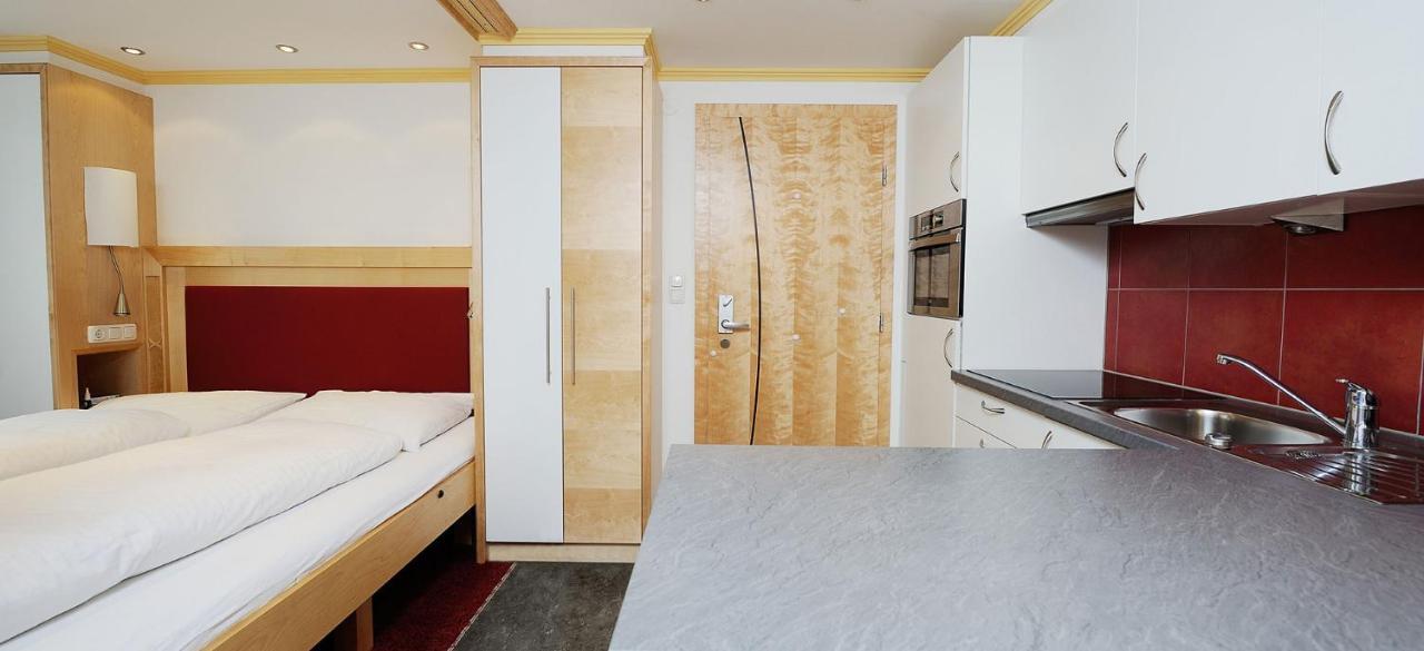 Hotel Kristall B&B Ишгль Экстерьер фото